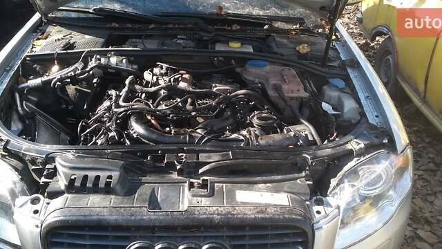 Сірий Ауді А4, об'ємом двигуна 2.97 л та пробігом 350 тис. км за 5000 $, фото 4 на Automoto.ua