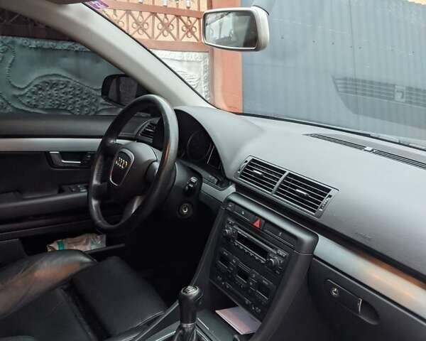 Серый Ауди А4, объемом двигателя 2 л и пробегом 218 тыс. км за 7500 $, фото 3 на Automoto.ua