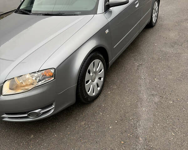 Серый Ауди А4, объемом двигателя 2 л и пробегом 231 тыс. км за 6200 $, фото 1 на Automoto.ua