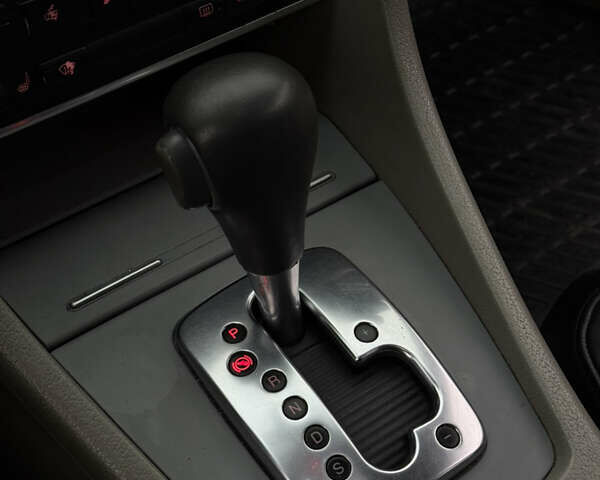 Серый Ауди А4, объемом двигателя 2 л и пробегом 234 тыс. км за 6500 $, фото 16 на Automoto.ua