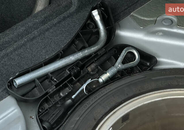 Сірий Ауді А4, об'ємом двигуна 1.8 л та пробігом 257 тис. км за 6799 $, фото 80 на Automoto.ua