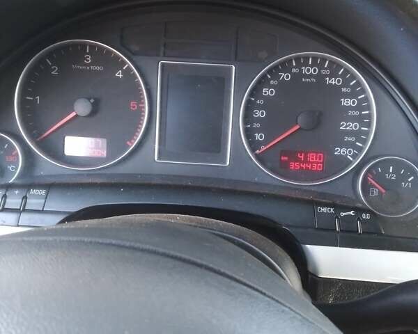 Сірий Ауді А4, об'ємом двигуна 2.97 л та пробігом 350 тис. км за 5000 $, фото 5 на Automoto.ua