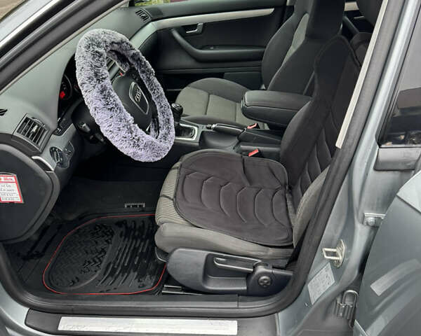 Серый Ауди А4, объемом двигателя 2 л и пробегом 231 тыс. км за 6200 $, фото 8 на Automoto.ua