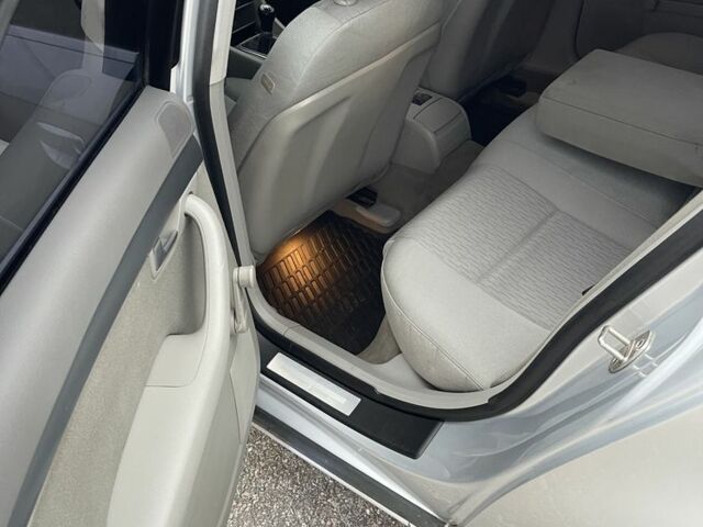 Серый Ауди А4, объемом двигателя 2 л и пробегом 200 тыс. км за 5400 $, фото 9 на Automoto.ua