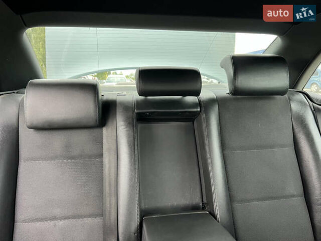 Сірий Ауді А4, об'ємом двигуна 2 л та пробігом 208 тис. км за 7400 $, фото 15 на Automoto.ua