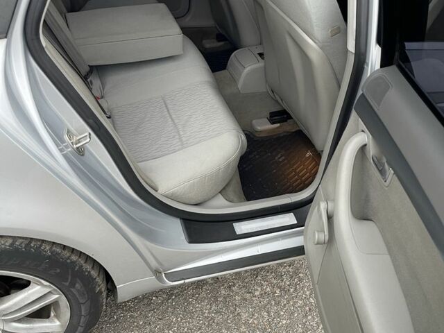 Серый Ауди А4, объемом двигателя 2 л и пробегом 200 тыс. км за 5400 $, фото 10 на Automoto.ua