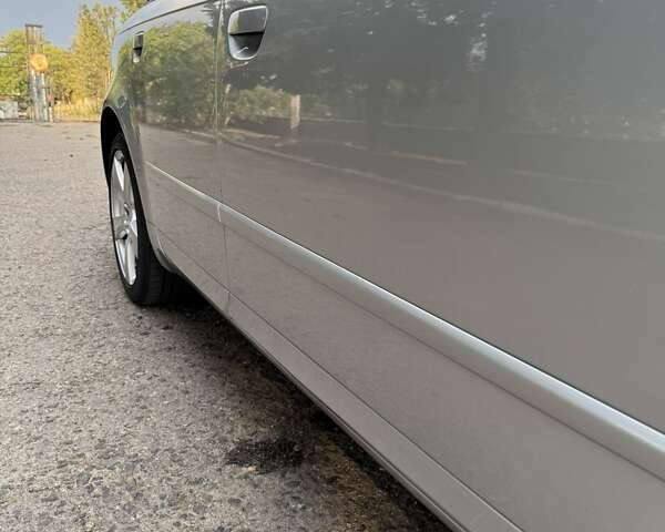 Серый Ауди А4, объемом двигателя 2 л и пробегом 181 тыс. км за 6900 $, фото 9 на Automoto.ua