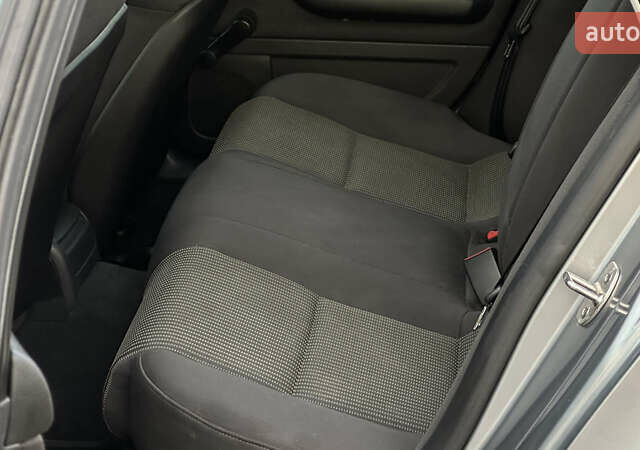 Сірий Ауді А4, об'ємом двигуна 1.8 л та пробігом 257 тис. км за 6799 $, фото 71 на Automoto.ua