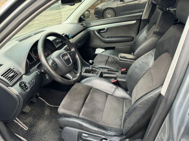 Серый Ауди А4, объемом двигателя 2 л и пробегом 300 тыс. км за 6500 $, фото 2 на Automoto.ua