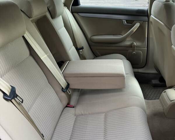 Серый Ауди А4, объемом двигателя 2 л и пробегом 181 тыс. км за 6900 $, фото 10 на Automoto.ua