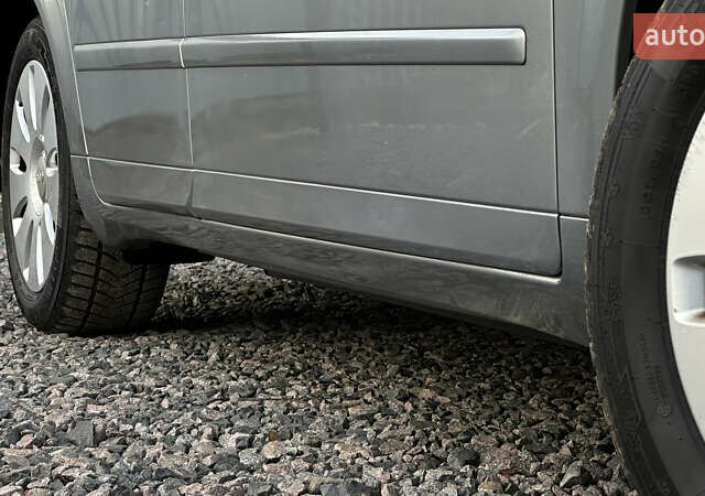 Сірий Ауді А4, об'ємом двигуна 1.8 л та пробігом 257 тис. км за 6799 $, фото 22 на Automoto.ua