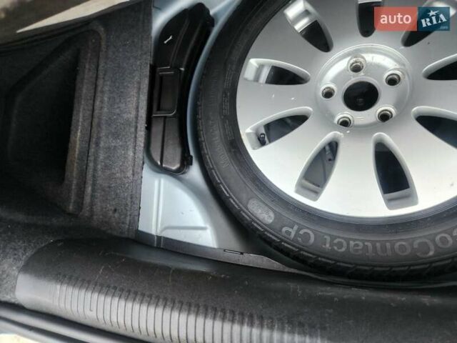 Серый Ауди А4, объемом двигателя 2 л и пробегом 200 тыс. км за 6100 $, фото 15 на Automoto.ua