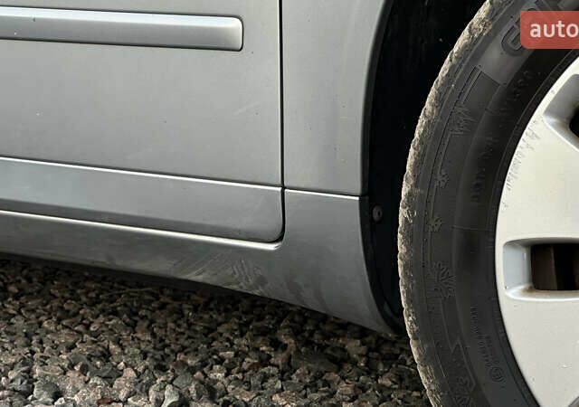 Сірий Ауді А4, об'ємом двигуна 1.8 л та пробігом 257 тис. км за 6799 $, фото 21 на Automoto.ua