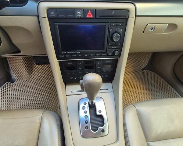 Серый Ауди А4, объемом двигателя 2 л и пробегом 237 тыс. км за 6500 $, фото 4 на Automoto.ua