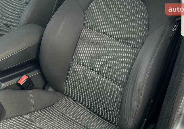 Сірий Ауді А4, об'ємом двигуна 1.8 л та пробігом 257 тис. км за 6799 $, фото 55 на Automoto.ua