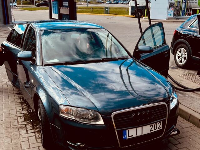Серый Ауди А4, объемом двигателя 2.5 л и пробегом 300 тыс. км за 2500 $, фото 1 на Automoto.ua