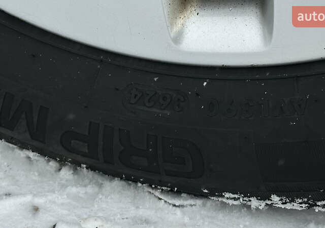 Сірий Ауді А4, об'ємом двигуна 1.8 л та пробігом 257 тис. км за 7099 $, фото 10 на Automoto.ua