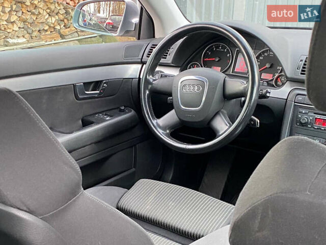 Ауди А4 2005 в Самборе на Automoto.ua Серый Ауди А4, объемом двигателя 1.8 л и пробегом 257 тыс. км за 6999 $, фото 78 на Automoto.ua