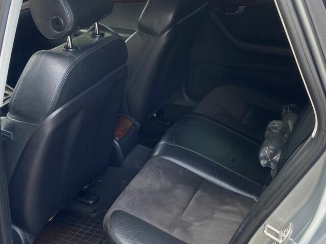 Ауди А4 2005 в Малине на Automoto.ua Серый Ауди А4, объемом двигателя 2 л и пробегом 260 тыс. км за 6900 $, фото 5 на Automoto.ua