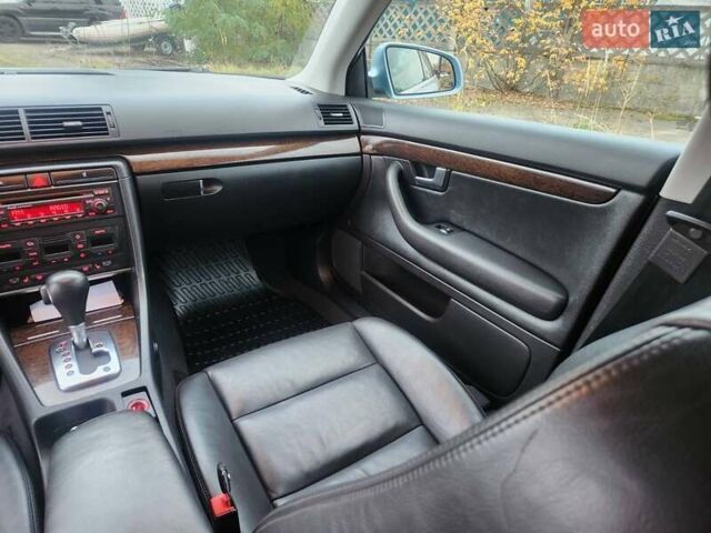 Серый Ауди А4, объемом двигателя 2 л и пробегом 200 тыс. км за 6100 $, фото 2 на Automoto.ua
