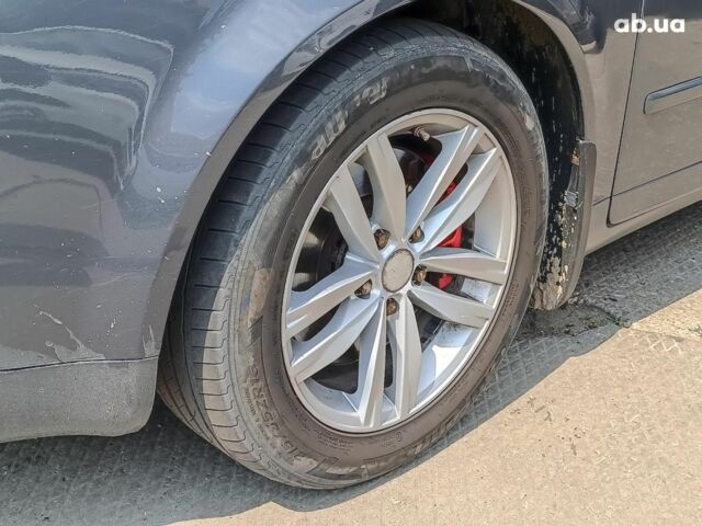 Серый Ауди А4, объемом двигателя 1.8 л и пробегом 305 тыс. км за 5290 $, фото 3 на Automoto.ua