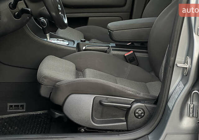 Сірий Ауді А4, об'ємом двигуна 1.8 л та пробігом 257 тис. км за 6799 $, фото 53 на Automoto.ua