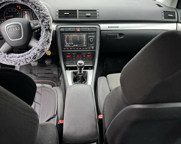 Серый Ауди А4, объемом двигателя 2 л и пробегом 231 тыс. км за 6200 $, фото 9 на Automoto.ua