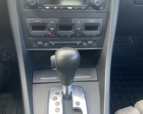 Ауди А4 2005 в Хмельницком на Automoto.ua Серый Ауди А4, объемом двигателя 1.98 л и пробегом 220 тыс. км за 6500 $, фото 30 на Automoto.ua