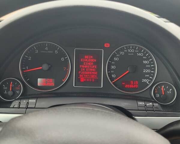 Сірий Ауді А4, об'ємом двигуна 2 л та пробігом 203 тис. км за 6999 $, фото 14 на Automoto.ua