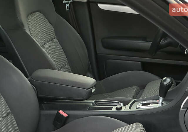 Сірий Ауді А4, об'ємом двигуна 1.8 л та пробігом 257 тис. км за 7099 $, фото 65 на Automoto.ua