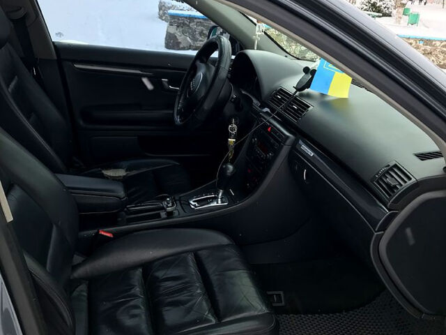 Серый Ауди А4, объемом двигателя 1.8 л и пробегом 272 тыс. км за 6500 $, фото 3 на Automoto.ua