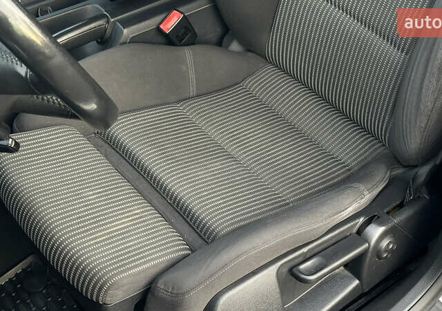 Сірий Ауді А4, об'ємом двигуна 1.8 л та пробігом 257 тис. км за 6799 $, фото 56 на Automoto.ua