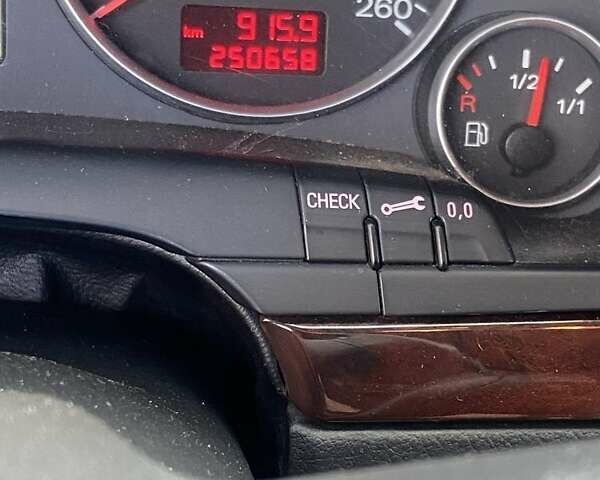 Ауді А4 2005 у Малине на Automoto.ua Сірий Ауді А4, об'ємом двигуна 2 л та пробігом 260 тис. км за 6900 $, фото 6 на Automoto.ua