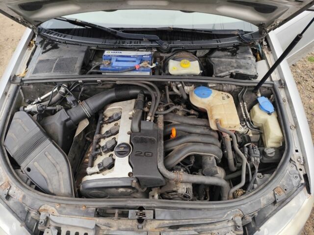 Серый Ауди А4, объемом двигателя 2 л и пробегом 300 тыс. км за 3000 $, фото 14 на Automoto.ua