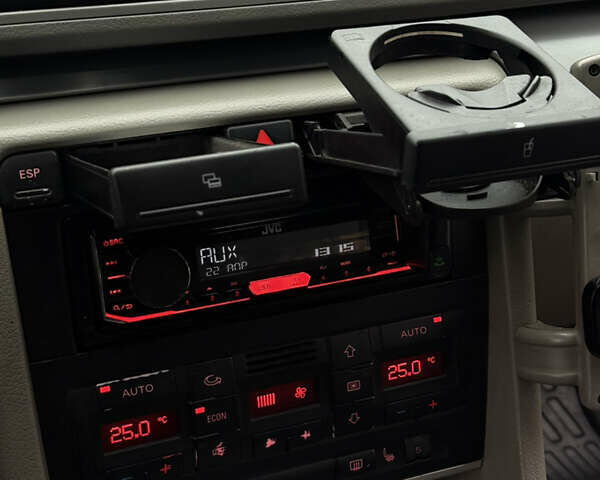 Серый Ауди А4, объемом двигателя 2 л и пробегом 234 тыс. км за 6500 $, фото 17 на Automoto.ua