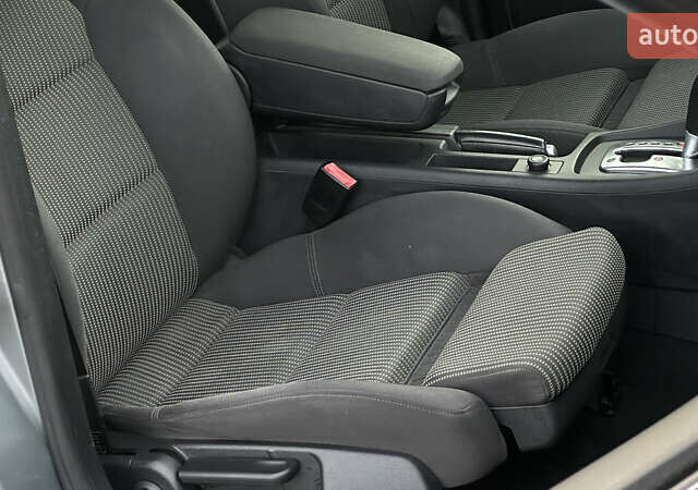 Сірий Ауді А4, об'ємом двигуна 1.8 л та пробігом 257 тис. км за 6799 $, фото 64 на Automoto.ua