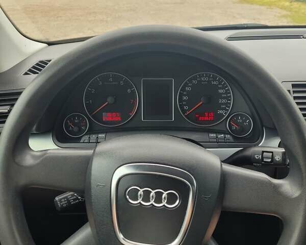 Сірий Ауді А4, об'ємом двигуна 2 л та пробігом 203 тис. км за 6999 $, фото 11 на Automoto.ua