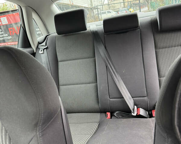 Серый Ауди А4, объемом двигателя 2 л и пробегом 231 тыс. км за 6200 $, фото 10 на Automoto.ua