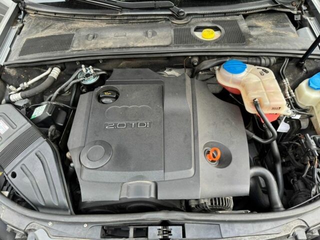 Серый Ауди А4, объемом двигателя 2 л и пробегом 300 тыс. км за 6500 $, фото 6 на Automoto.ua