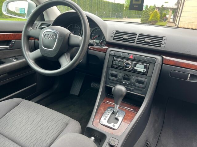 Сірий Ауді А4, об'ємом двигуна 2 л та пробігом 190 тис. км за 6999 $, фото 9 на Automoto.ua