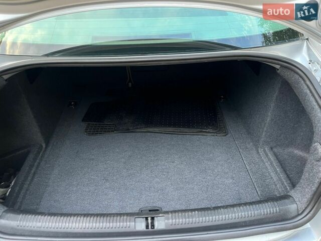 Сірий Ауді А4, об'ємом двигуна 2 л та пробігом 178 тис. км за 5999 $, фото 34 на Automoto.ua