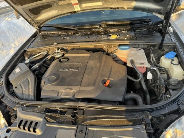 Серый Ауди А4, объемом двигателя 2 л и пробегом 300 тыс. км за 6200 $, фото 4 на Automoto.ua