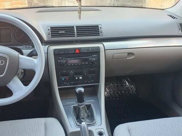 Серый Ауди А4, объемом двигателя 2 л и пробегом 238 тыс. км за 4750 $, фото 7 на Automoto.ua