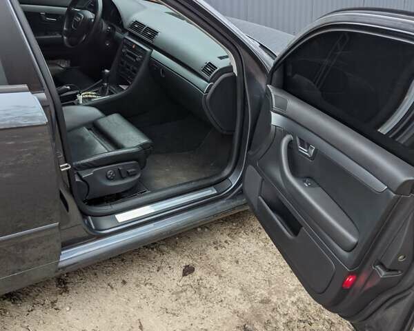 Серый Ауди А4, объемом двигателя 2 л и пробегом 218 тыс. км за 7500 $, фото 2 на Automoto.ua