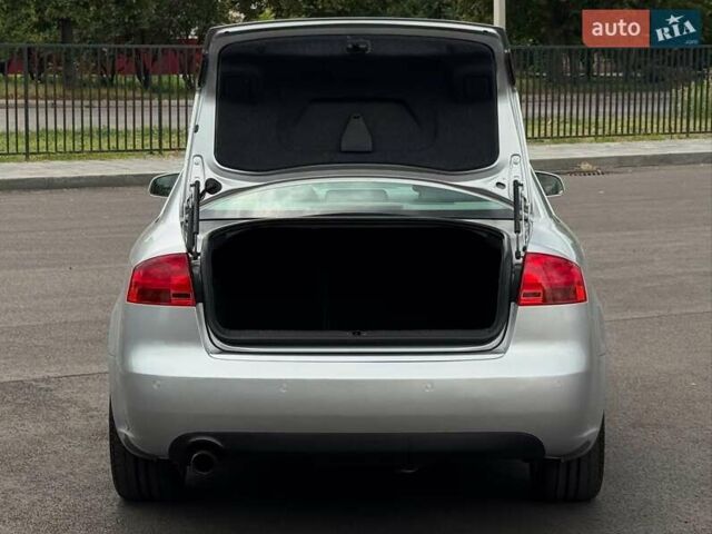 Сірий Ауді А4, об'ємом двигуна 2 л та пробігом 239 тис. км за 7300 $, фото 18 на Automoto.ua