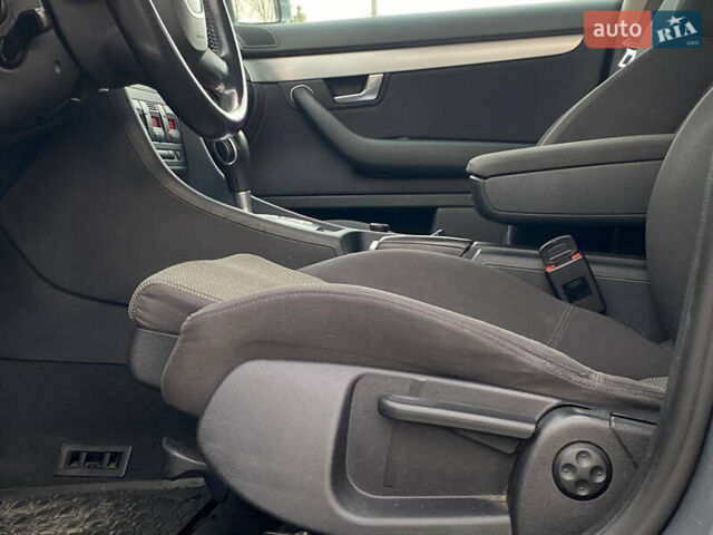 Ауди А4 2005 в Самборе на Automoto.ua Серый Ауди А4, объемом двигателя 1.8 л и пробегом 257 тыс. км за 6999 $, фото 63 на Automoto.ua