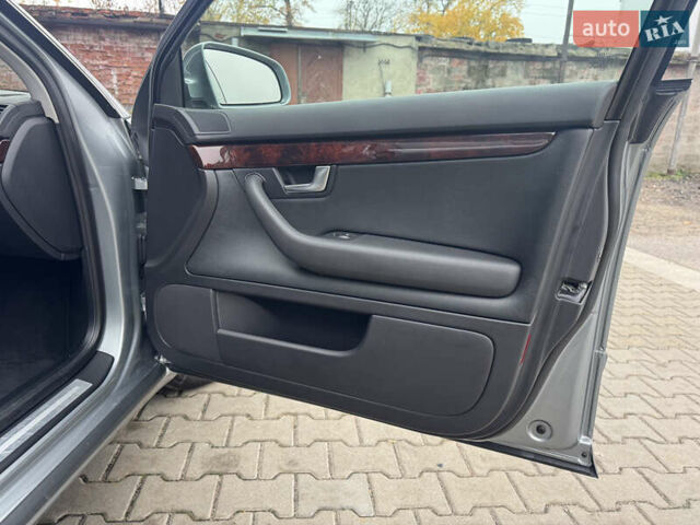 Сірий Ауді А4, об'ємом двигуна 2 л та пробігом 266 тис. км за 7300 $, фото 61 на Automoto.ua