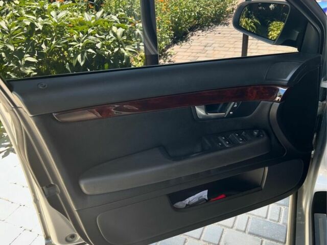 Сірий Ауді А4, об'ємом двигуна 1.8 л та пробігом 290 тис. км за 7500 $, фото 3 на Automoto.ua