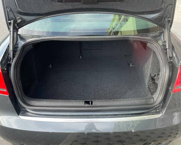 Серый Ауди А4, объемом двигателя 1.6 л и пробегом 265 тыс. км за 6500 $, фото 9 на Automoto.ua