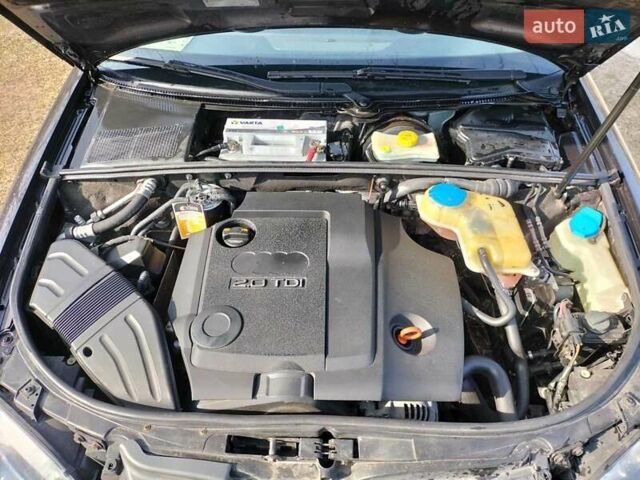 Сірий Ауді А4, об'ємом двигуна 2 л та пробігом 250 тис. км за 8000 $, фото 11 на Automoto.ua